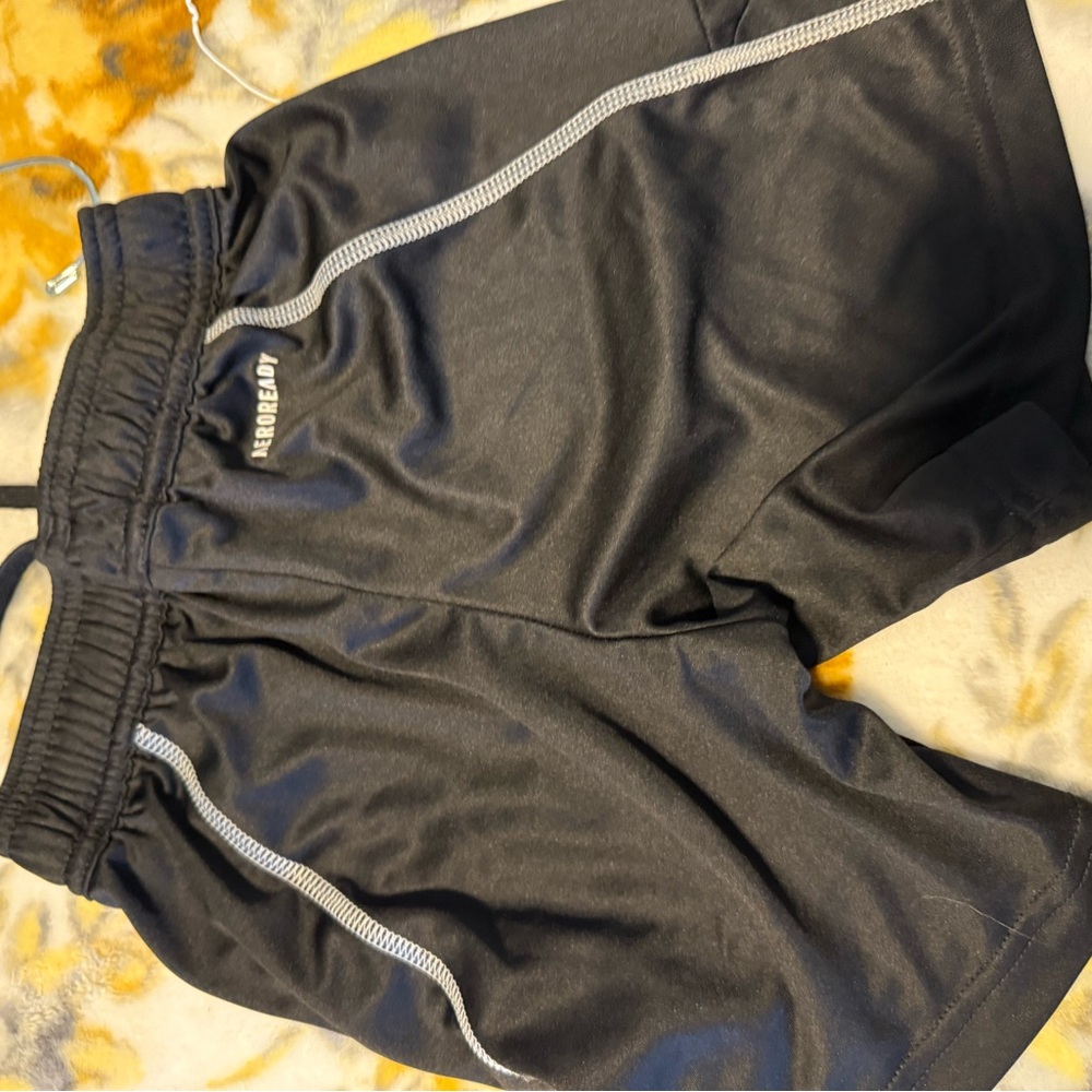Adidas Black Arsenal Boys Shorts - Picture 2 of 2